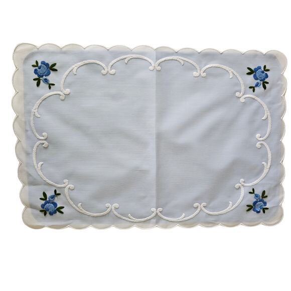 Set of 4 Embroidered Place Mats Vintage See Description - Picture 6 of 10